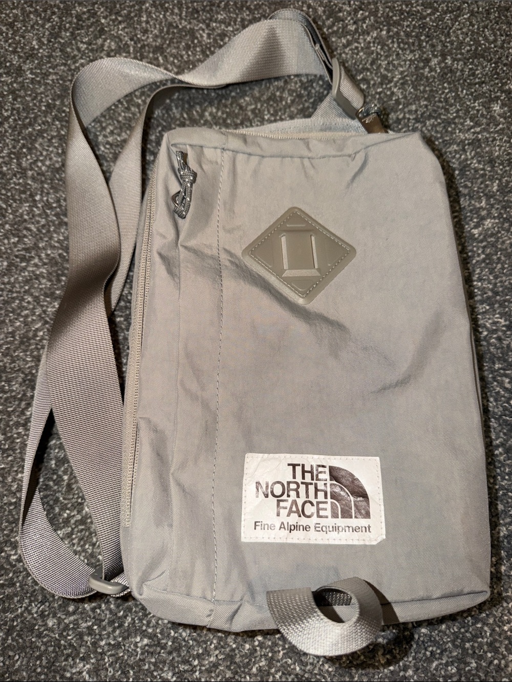 The North Face Light Gray Women's Crossbody Sling Bag ~11.5x8”